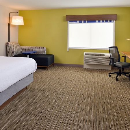 Holiday Inn Express & Suites - Ottumwa By Ihg Exterior photo